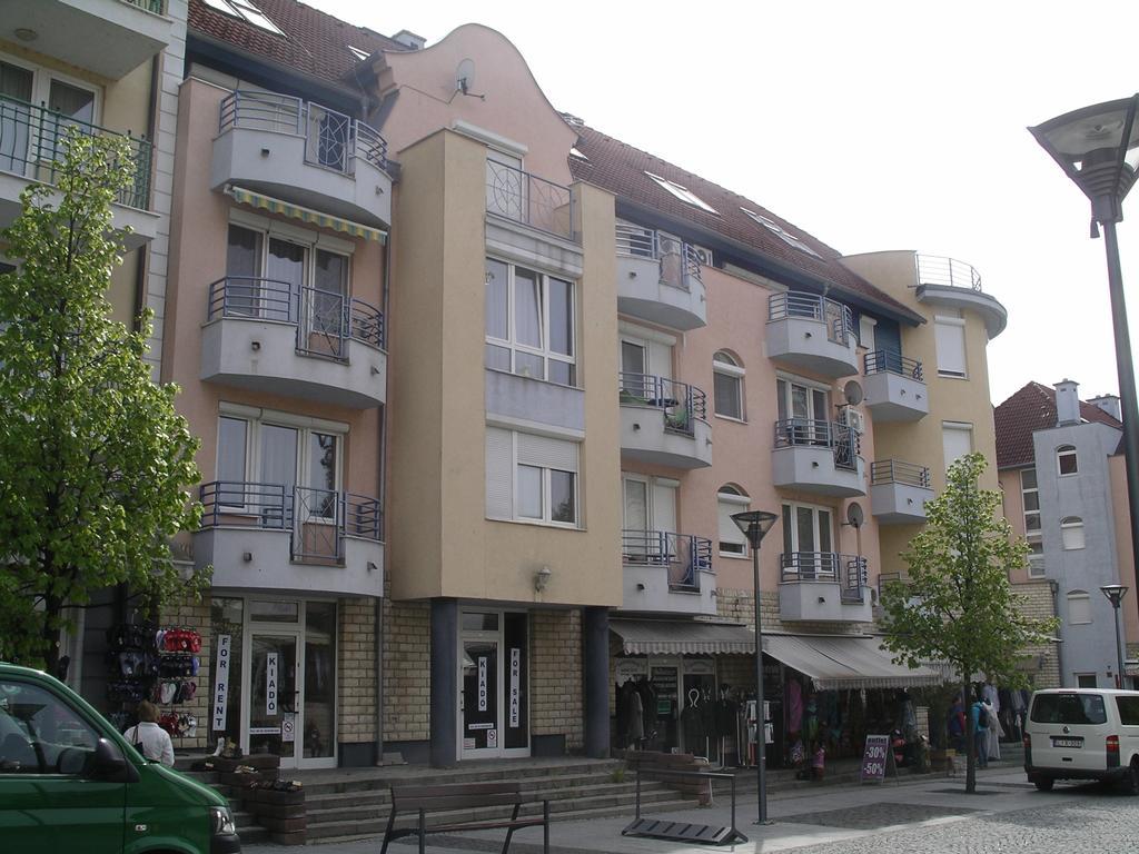Centrum 2 Apartmanok Heviz Ngoại thất bức ảnh